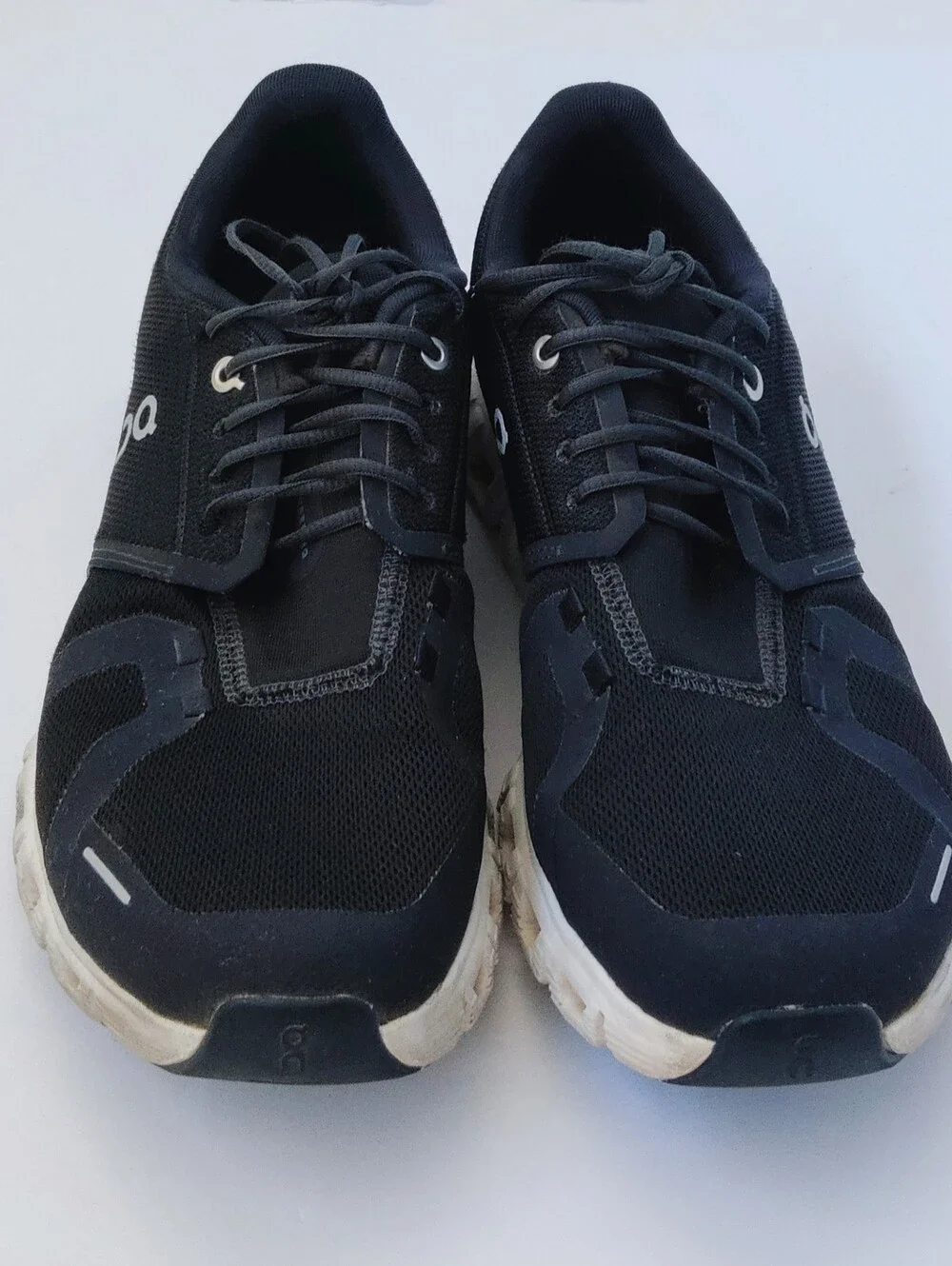 On Running Black and White Performance Trainers. Size 9 US. Pre-owned.